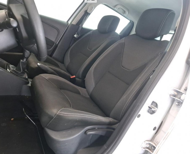 RENAULT CLIO IV - Photo 7