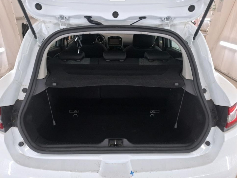 RENAULT CLIO IV - Photo 9